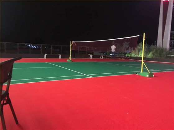 玉峰体育悬浮拼装地板羽毛球场