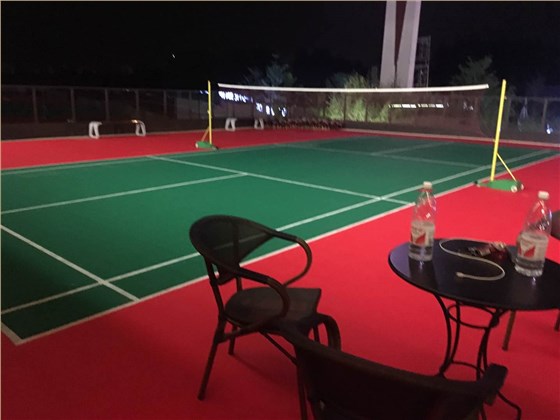 玉峰体育悬浮拼装地板羽毛球场