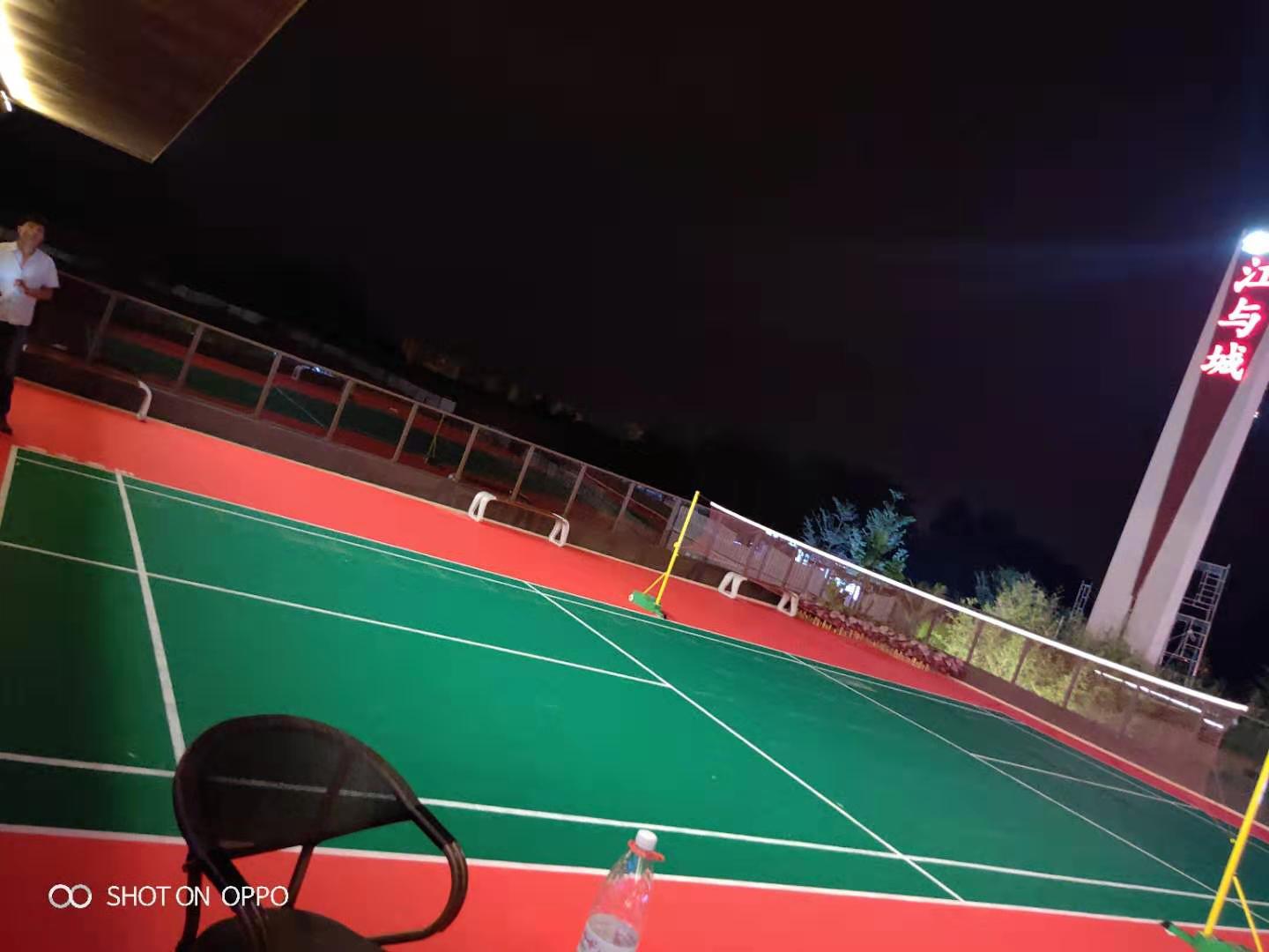 玉峰体育悬浮拼装地板羽毛球场