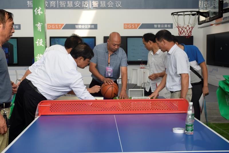 第八届广西教育装备协会优秀产品评选，玉峰体育榜上有名